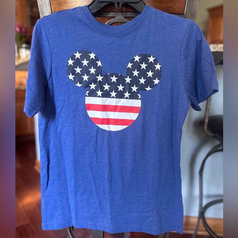 🆕 Disney Blue Mickey Mouse American Flag Tee. Youth Size Large. NWT. Super Soft!
